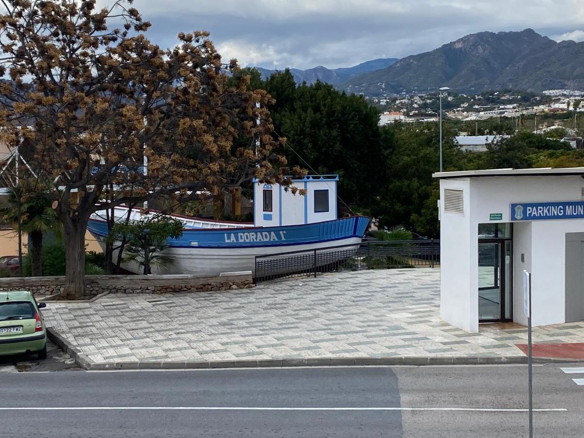 El barco Nerja Exterior foto